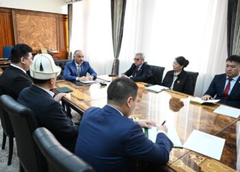 «Бардык чыгармачылыкка кызыккан жарандар өз вариантын сунуштай алат». Жаңы гимн апрель айына чейин кабыл алынабы?