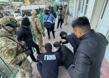 УКМК: 120 миң сом алууга шектелип милициянын подполковниги кармалды