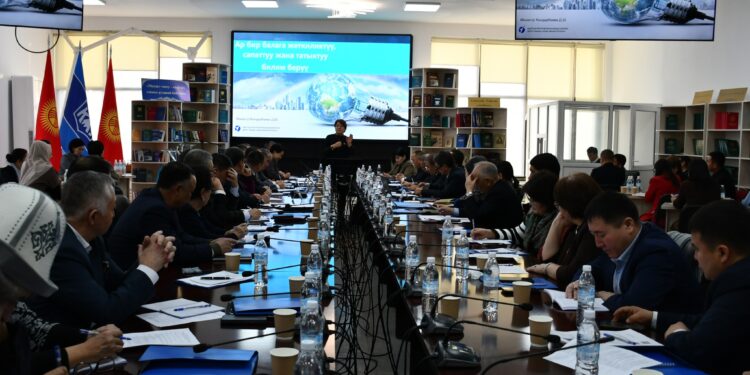 12 жылдык билим берүүгө өтүү: ЖОЖдор менен мектеп жетекчилери чогулушту
