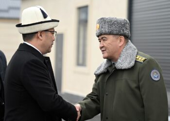 «Мамлекет кай жакты карап келген?». Жапаров менен Ташиев УКМКнын Чүйдөгү жаңы имаратын ачышты