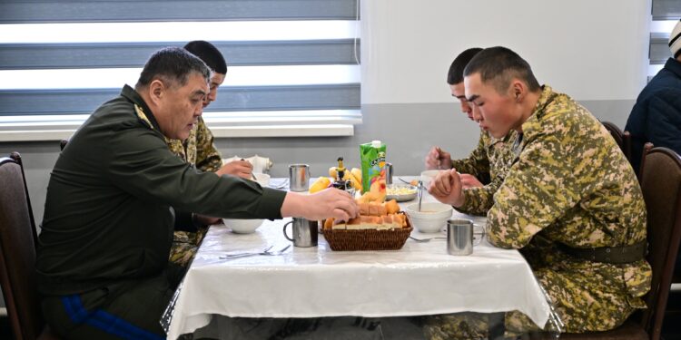 Камчыбек Ташиев Барпы чек ара заставасын ачты (фото)