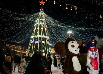 Караколдо жаңы жылдык балаты жандырылды (видео)