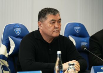 Камчыбек Ташиев футбол боюнча жаштар курамасынын оюнчулары менен жолукту