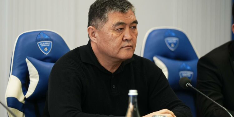 Камчыбек Ташиев футбол боюнча жаштар курамасынын оюнчулары менен жолукту