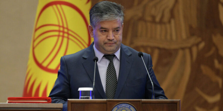 Равшанбек Сабиров эмгек министри болуп дайындалды