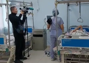 “Бирөө реанимацияда”. Министр учак кырсыгында жабыркаган Кыргыз жарандарынын абалы тууралуу маалымат берди