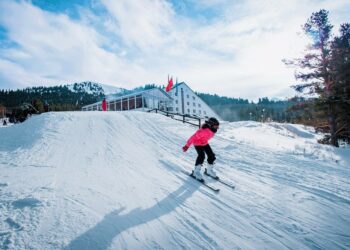 «Каракол» тоо лыжа базасына барчу жол тынымсыз тазаланууда