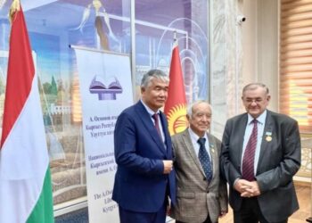 Жазуучу Кеңеш Жусуповго «Эмгек Баатыры» артыкчылык даражасы ыйгарылды