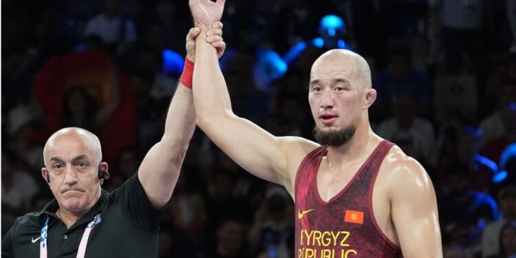 Балбан Үзүр Жузупбеков бойдокчулук менен коштошту