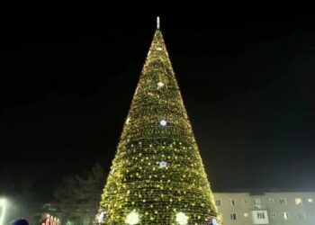 Талас шаарындагы жаңы жылдык балатынын оту жандырылды