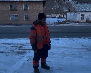 Жол кызматында 47 жылдан бери иштегенин айткан жаран президентке кайрылды