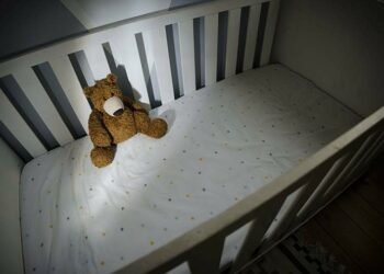 Бала бакчада чарчап калган кыз боюнча министрлик маалымат берди