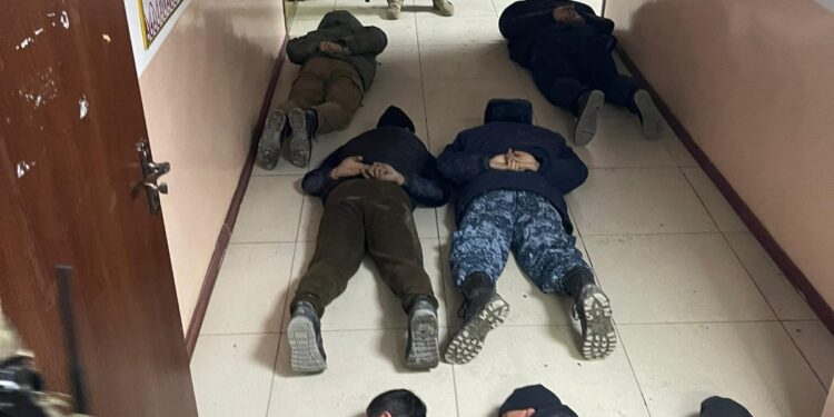 Бажы кызматынын Оштогу кызматкерлери кармалды (видео)