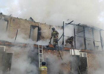 Бишкекте 16 батирлүү үйдөн өрт чыгып, 19 адам убактылуу жайга жайгаштырылды