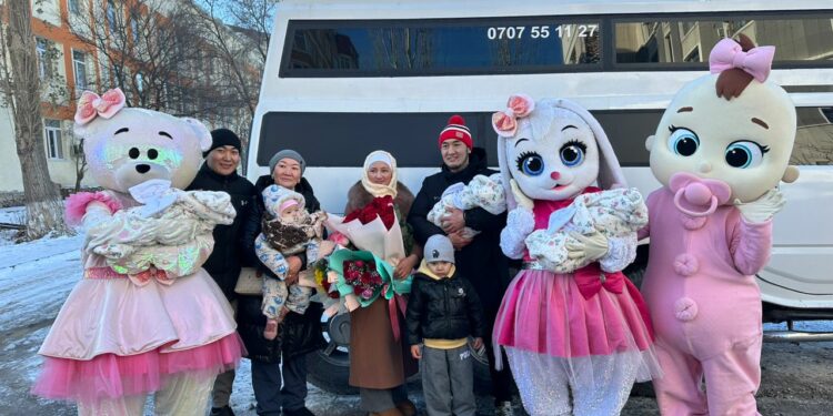 «27 жашымда 6 балалуу болдум». Бишкекте 3 эм жарыкка келди