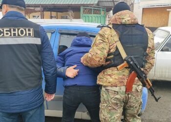 Ошто баңгизат сатып жүргөн делген топ кармалды (видео)