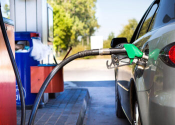 Шыкмаматов: «1 литр күйүүчү майдан 1 сомдон алынса, транспорт салыгын алып салуу керек»