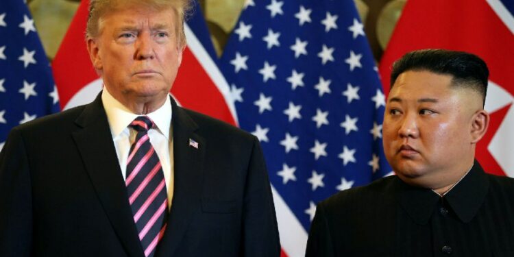 Трамп Ким Чен Ын менен сүйлөшүүлөрдү жандандырууга ниеттенүүдө