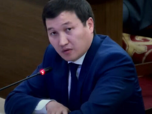 Депутат Самаков министрге: «Улуттук онкологияда дарыгерлер эмне себептен кармалды?»