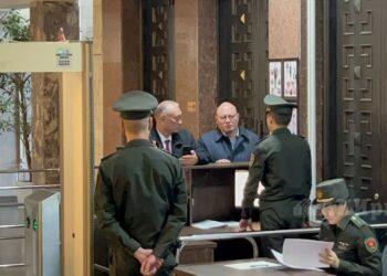 Жогорку Кеңеш эмне үчүн Султанбай Айжигитов парламенттин имаратына кире албаганын түшүндүрдү