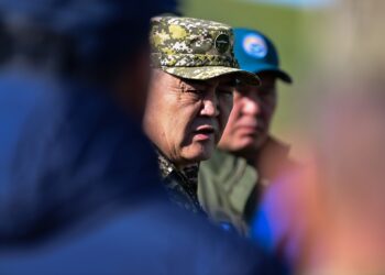 Камчыбек Ташиев: «Садыр Жапаровдун ата-бабалары Жалал-Абадга коюлган экен»