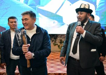 Камчыбек Ташиев Баткенде жергиликтүү эл менен жолукту