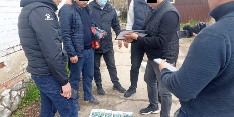 «Операция үчүн 90 миң сом сураган». Нарындагы травматология бөлүмүнүн башчысы кармалды