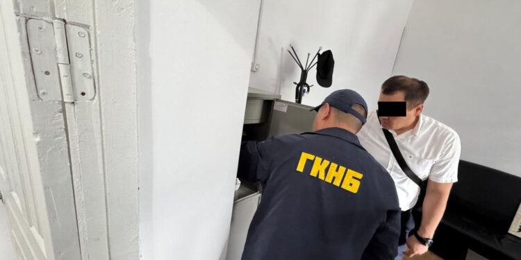 «5-курста окуудан чыгарылган». Сот департаментинин Ысык-Көл облустук башкармалыгынын жетекчиси кармалды