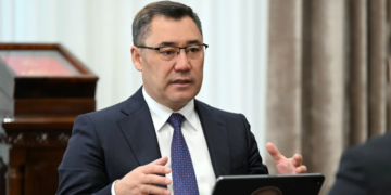 Жапаров Атамбаевге чыгарылган соттун өкүмү боюнча: «Соттун чечимдерине баш ийгенди үйрөнүшүбүз керек»
