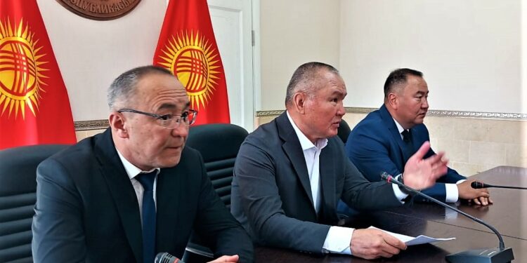 Каракол шаарынын мэри ишке киришти (сүрөт)