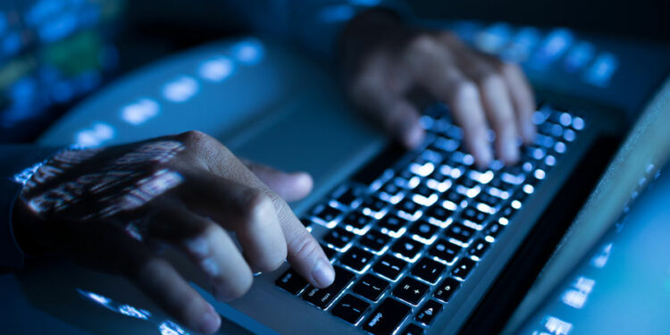 15-августтан тарта Кыргызстанга интернет алып келүүгө мамлекеттик монополия киргизилет