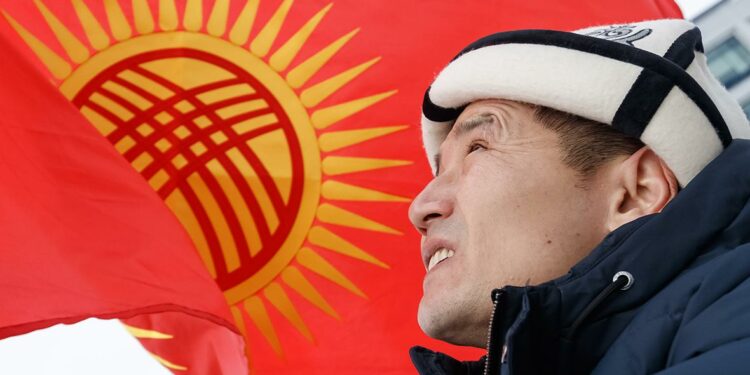 Гимндин жаңы редакциядагы текстине ылайык музыка жазууга сынак жарыяланды