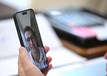 Министрлер кабинетинин төрагасы Денис Петрашов менен сүйлөштү