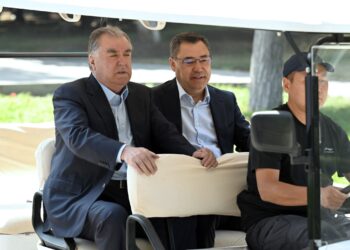 Садыр Жапаров Эмомали Рахмон менен Чолпон-Атада жолугушту