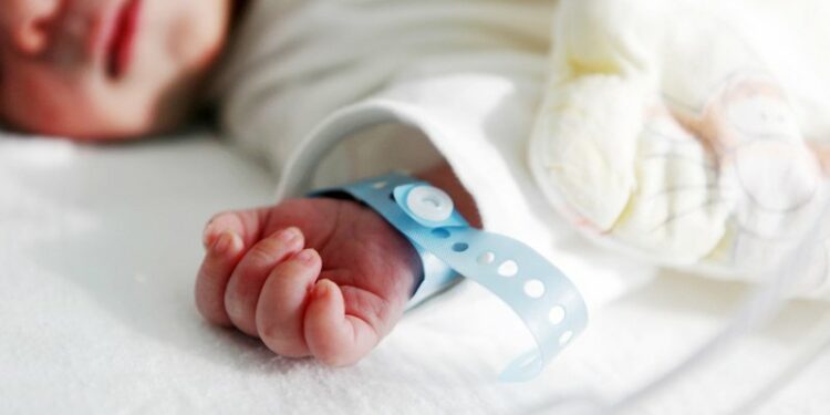 АКШда «эң кары» ымыркай төрөлдү