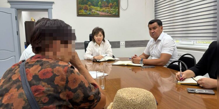 «Түнү менен зордуктап, эртеси таксиге салып жиберишкен». Акыйкатчы институту майыптыгы бар кыз зордукталганын билдирди