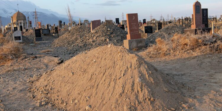 Сөөк коюлуучу жайды брондоо тартиби токтом менен бекитилди