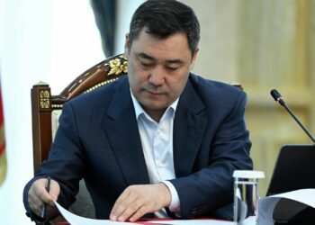 Калктын жана ишкерлердин салыктык жүгүн азайтуу маселелери боюнча айрым мыйзам актыларына өзгөртүүлөр киргизилди