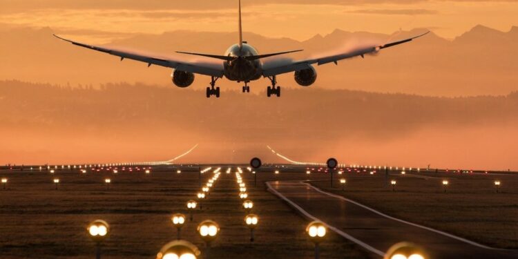 АКШдан депортацияланган 25 Кыргыз жараны кайтарылды