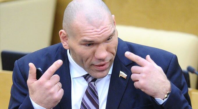 Белгилүү мушкер, депутат Николай Валуев Кыргызстанга келди