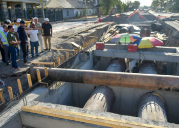 Фрунзе көчөсүндөгү реконструкциялоо: мэр жолдун бүткөрүлгөн тилкелерин акырындык менен ачууну тапшырды