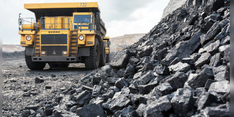 УКМК: Экс-депутаттар көмүр кенин мыйзамсыз басып алуу фактысы боюнча кармалды