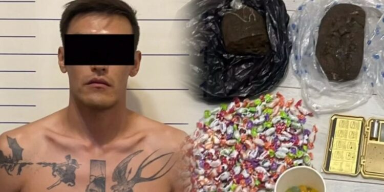 Бишкекте баңгизатты момпосуйдун таңгагына ороп сатып жүргөн шектүүлөр кармалды