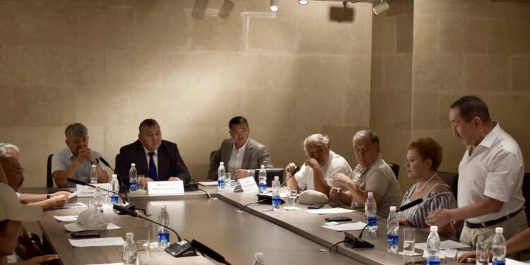 Гимндин жаңы редакциядагы текстинин музыкасына жарыяланган сынак талкууланды