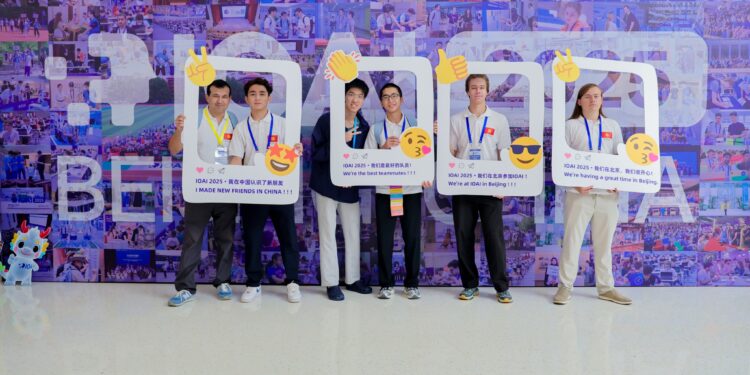 Кыргызстандык окуучу Жасалма интеллект боюнча эл аралык олимпиада коло медалга ээ болду