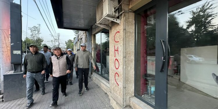 Мэр Токторбаев: «Биз эч кимдин үйүн жөн эле барып бузуп жатканыбыз жок»