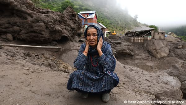 Пакистан менен Индияда сел жана жер көчкүдөн 250дөн ашуун адам каза болду