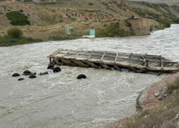 Министр: «Эки-Нарындагы көпүрө 21 күндө толук бүтүп пайдаланууга берилет»