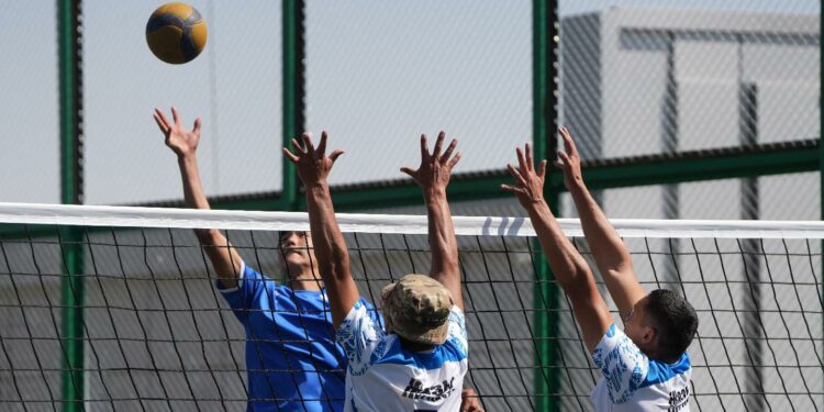 Өзгөндө депутаттын демилгеси менен спорттук мелдеш өттү (сүрөт)