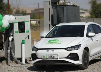 Жалал-Абад шаарында электромобилдер такси кызматын көрсөтө баштады